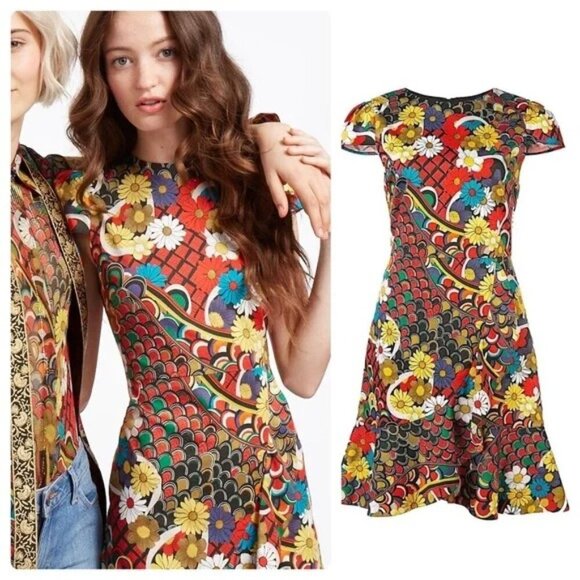 Alice + Olivia Dresses & Skirts - NEW Alice + Olivia Kirby Ruffle Hem Floral Dress $375